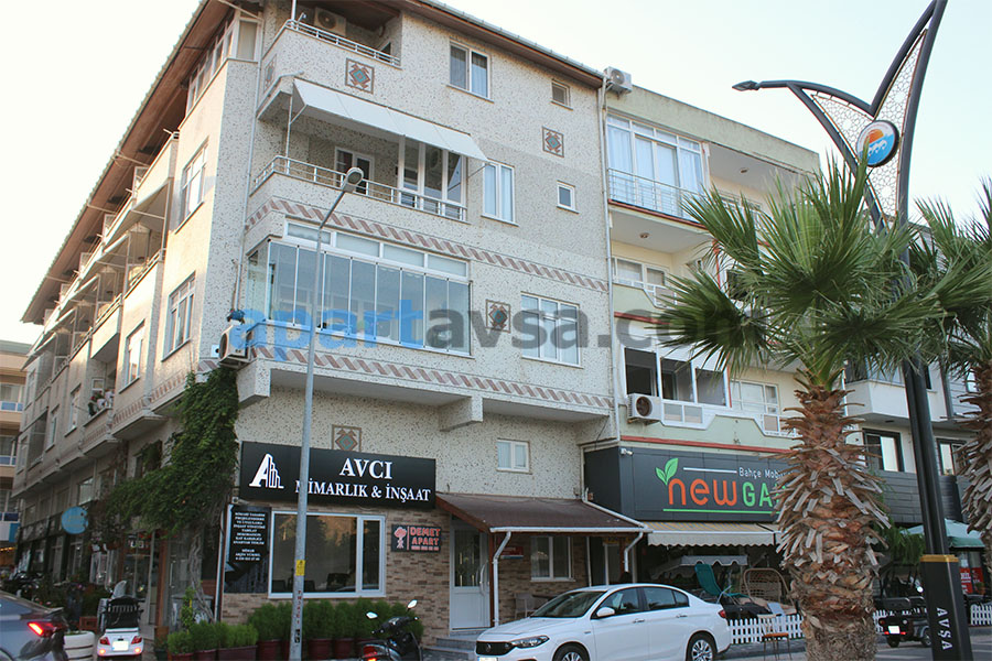 Demet Apart