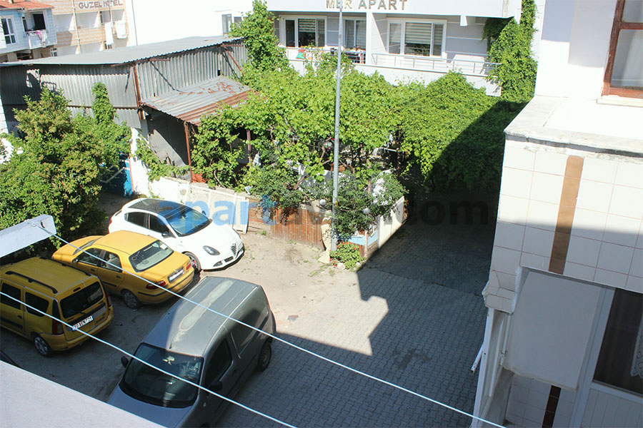 Dicle Apart
